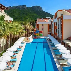 Lavia Kemer Текирова